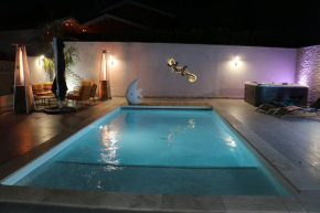 VILLA, piscine, hammam, jaccuzi, proche de LYON